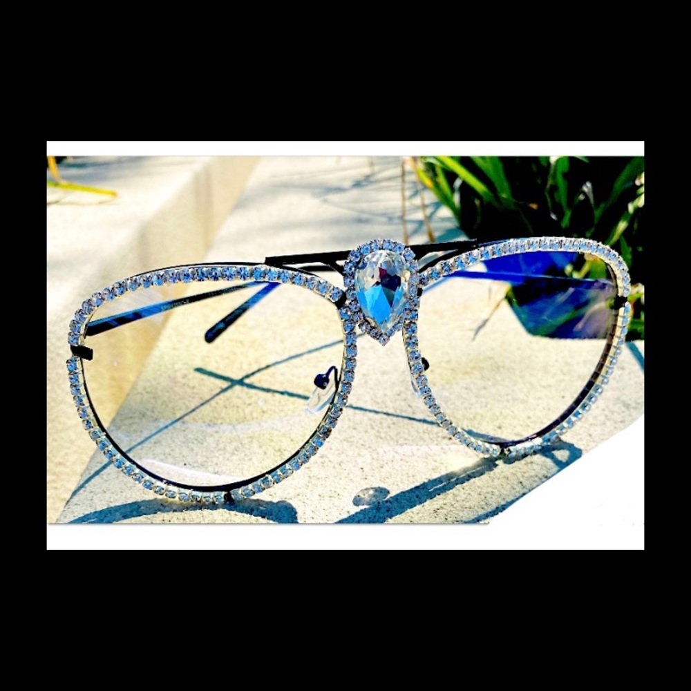 Assorted Sunglasses - Picture 5 of 12